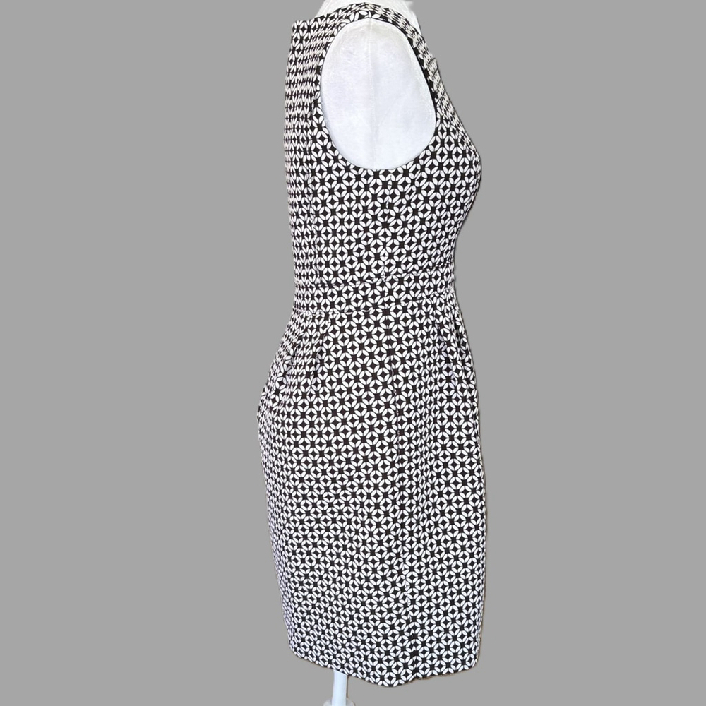 White House Black Market Black White Geometric Knit Dress Size 4 - Picture 2 of 12